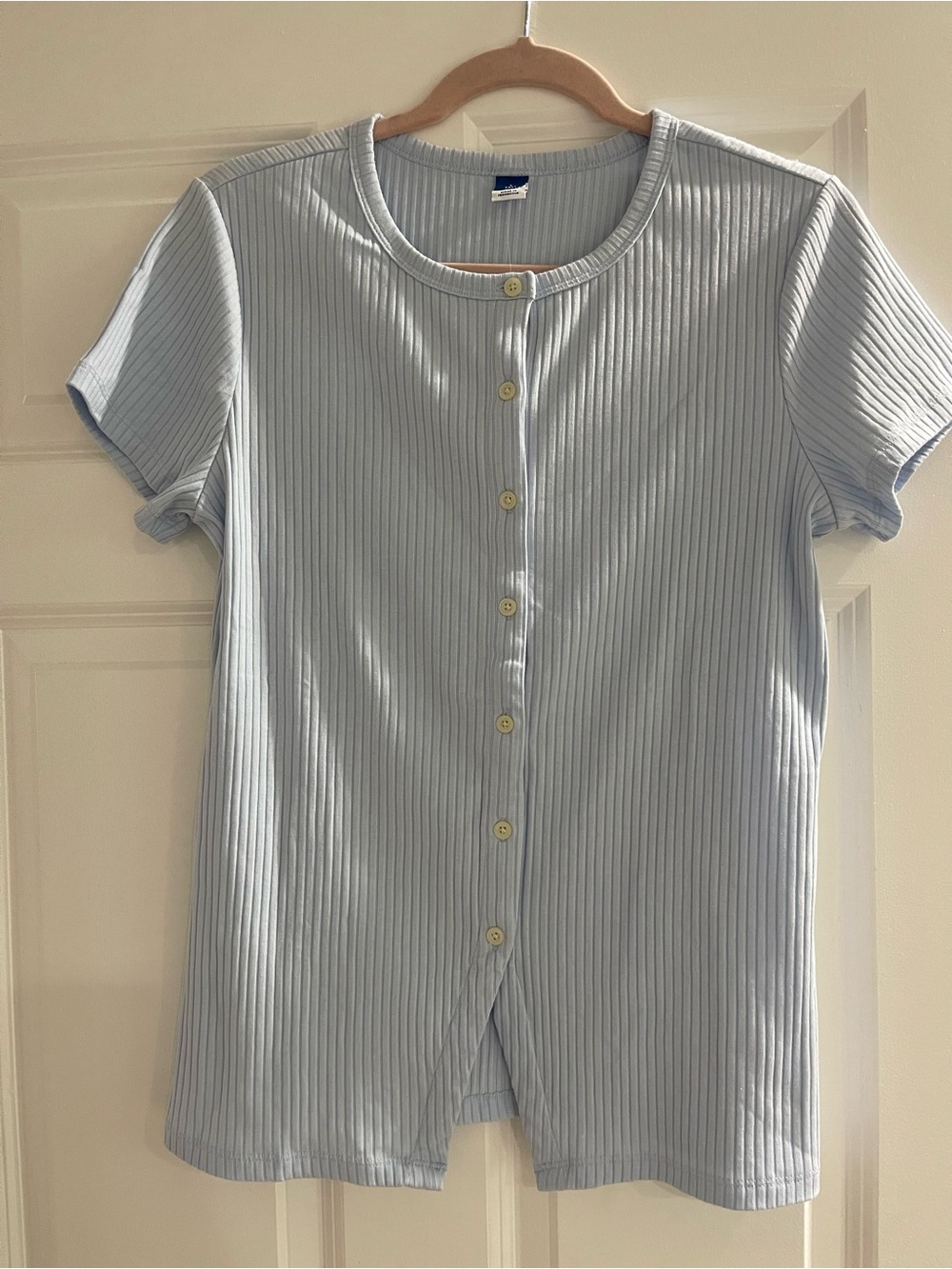Old Navy NWT Light Blue Ribbed Button Up Short Sleeve Top. Women’s size L Tall